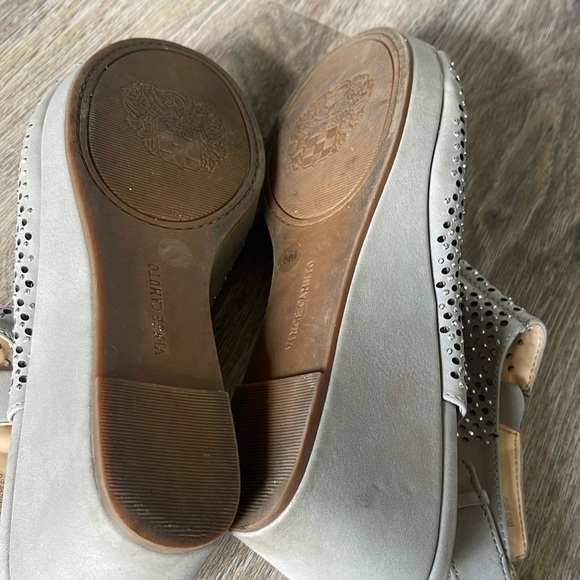 Vince Camuto Oriana Sparkly Perforated Wedge Sandals Size 5 Medium - Picture 11 of 11